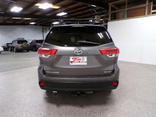 2017 Toyota Highlander SE