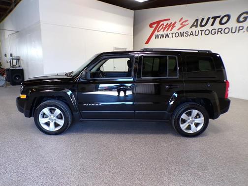Black Clearcoat 2014 Jeep Patriot Latitude