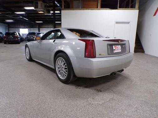 2004 Cadillac XLR Base