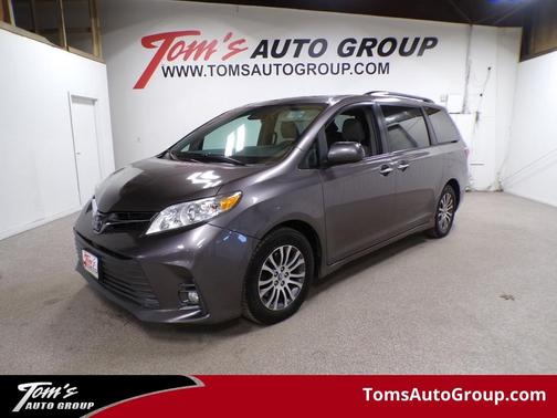 Predawn Gray Mica 2019 Toyota Sienna XLE