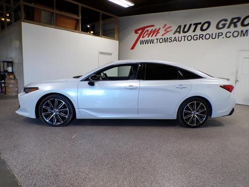 2019 Toyota Avalon XLE