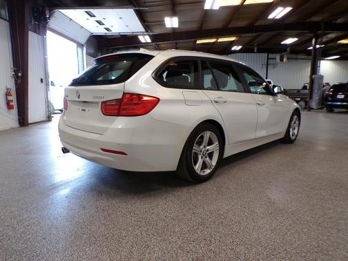 Alpine White 2014 BMW 328 i xDrive