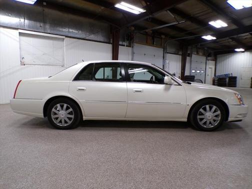 2008 Cadillac DTS Base