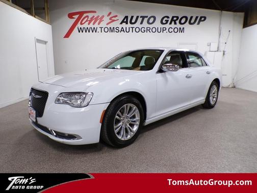 2016 Chrysler 300C Base