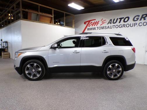 Quicksilver Metallic 2017 GMC Acadia SLT-2