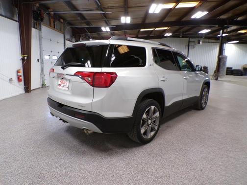 Quicksilver Metallic 2017 GMC Acadia SLT-2