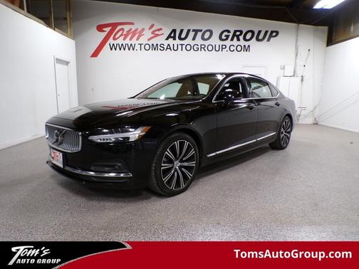 Black 2023 Volvo S90 B6 Plus