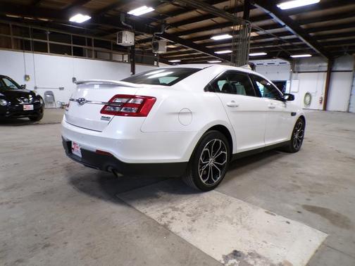 2018 Ford Taurus SHO