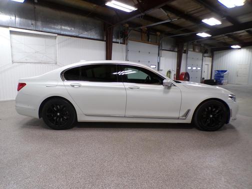 2016 BMW 750 i xDrive