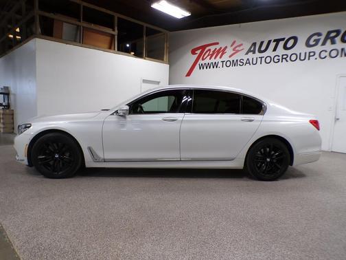 2016 BMW 750 i xDrive