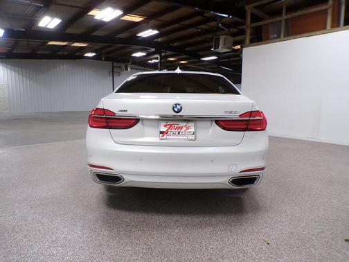 2016 BMW 750 i xDrive