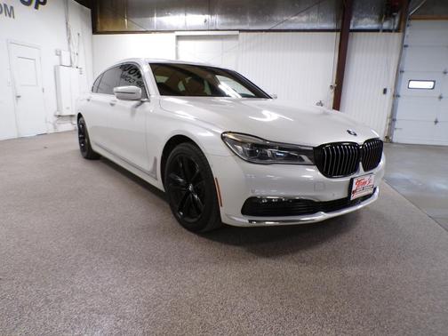 2016 BMW 750 i xDrive