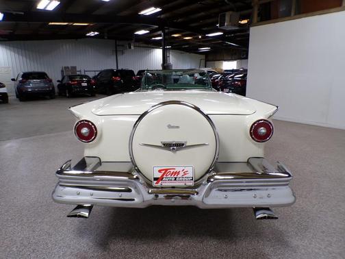 1957 Ford Fairlane 500 