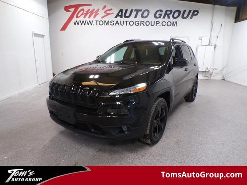 Brilliant Black Crystal Pearlcoat 2016 Jeep Cherokee Altitude