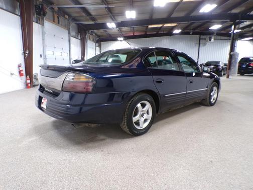 2004 Pontiac Bonneville SE