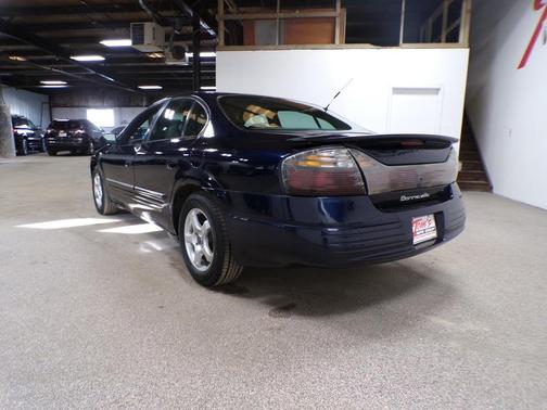 2004 Pontiac Bonneville SE