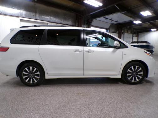 2020 Toyota Sienna Limited Premium