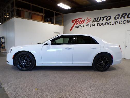 2019 Chrysler 300 S