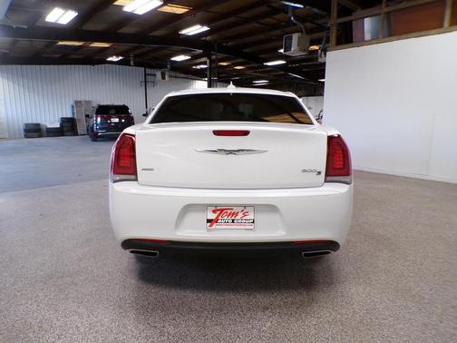 2019 Chrysler 300 S