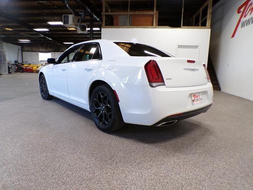 2019 Chrysler 300 S