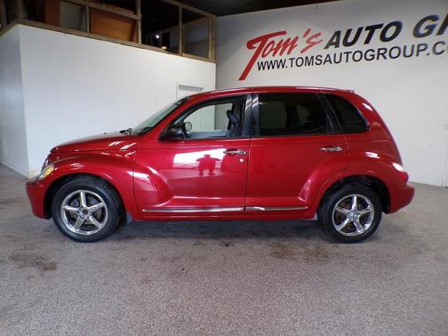 Inferno Red Crystal Pearl 2010 Chrysler PT Cruiser Classic