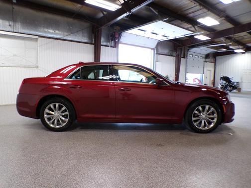 Redline Red Tricoat Pearl 2018 Chrysler 300 Touring