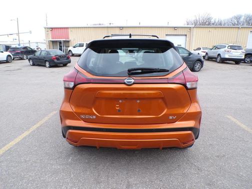 2022 Nissan Kicks SV