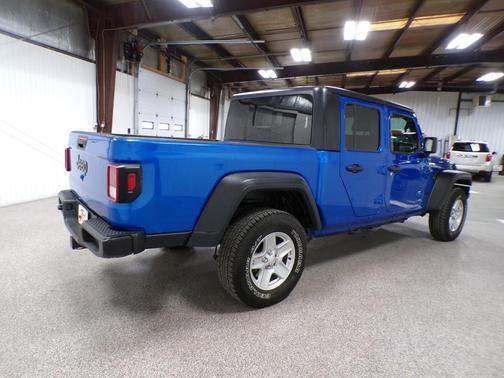 2020 Jeep Gladiator Sport