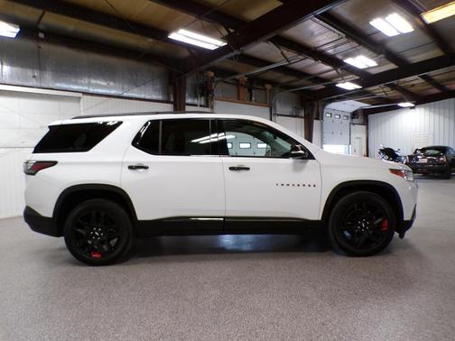 Summit White 2018 Chevrolet Traverse Premier