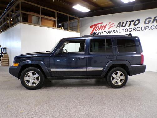 2010 Jeep Commander Sport