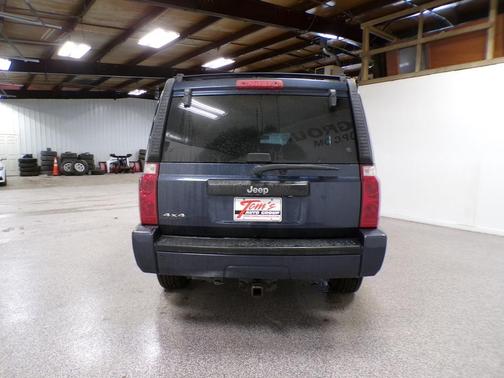 2010 Jeep Commander Sport