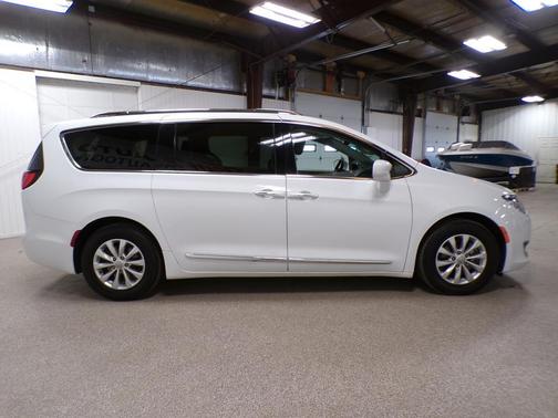 2019 Chrysler Pacifica Touring-L