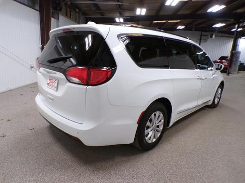 2019 Chrysler Pacifica Touring-L