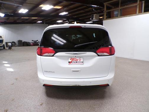 2019 Chrysler Pacifica Touring-L