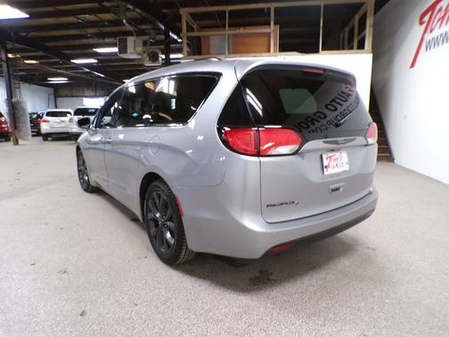 2018 Chrysler Pacifica Touring-L Plus