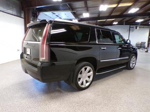 2016 Cadillac Escalade ESV Luxury