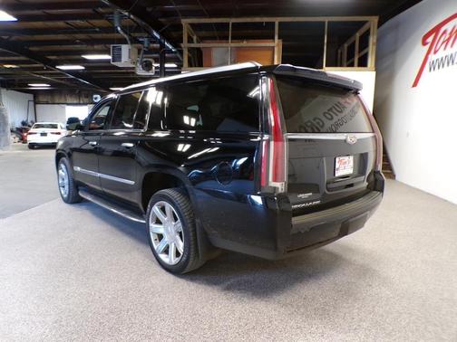 2016 Cadillac Escalade ESV Luxury