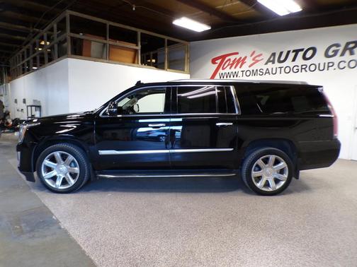 2016 Cadillac Escalade ESV Luxury