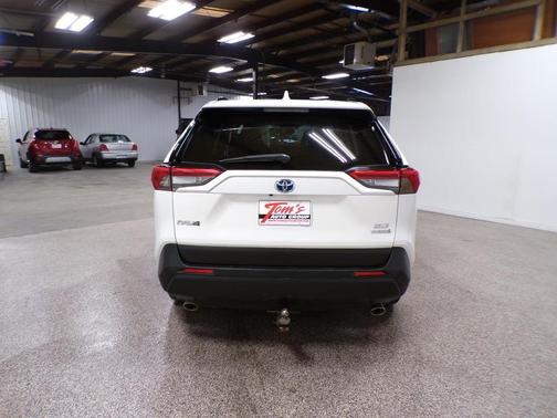 2021 Toyota RAV4 Hybrid XLE