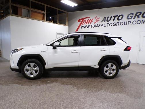 2021 Toyota RAV4 Hybrid XLE