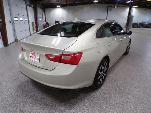 Champagne Silver 2016 Chevrolet Malibu 1LT