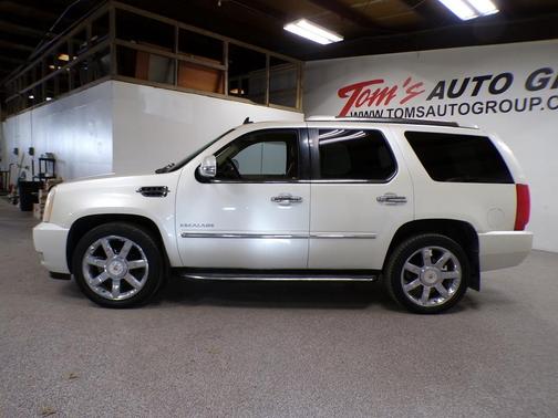 2010 Cadillac Escalade Base