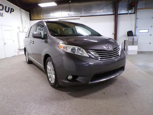 2011 Toyota Sienna XLE