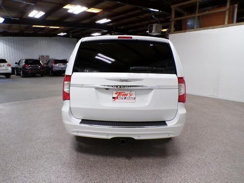 2015 Chrysler Town & Country Touring-L