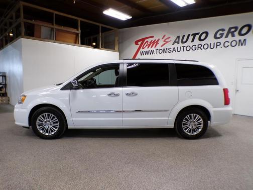 2015 Chrysler Town & Country Touring-L