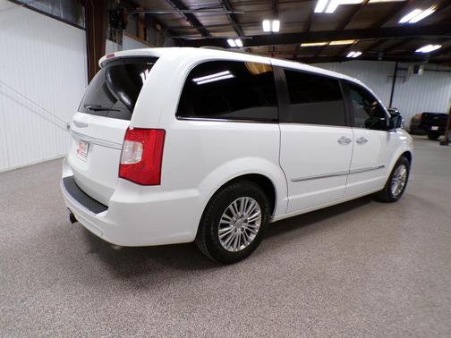 2015 Chrysler Town & Country Touring-L