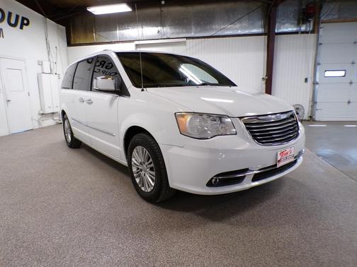 2015 Chrysler Town & Country Touring-L