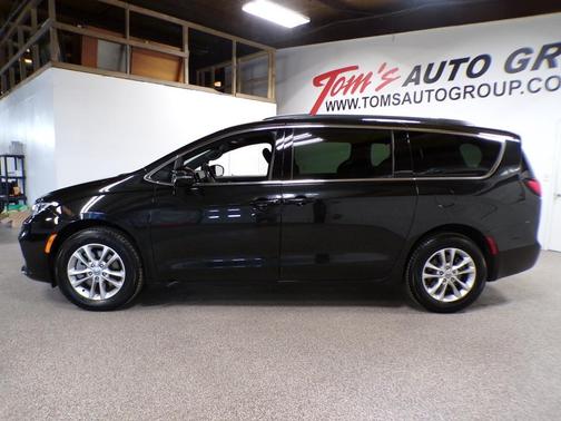 2022 Chrysler Pacifica Touring