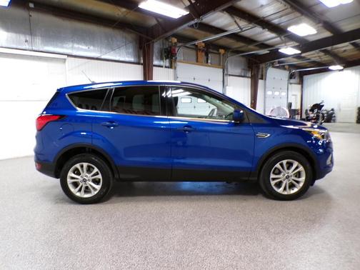 Lightning Blue Metallic 2019 Ford Escape SE