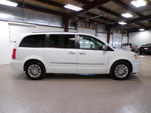 2015 Chrysler Town & Country Touring-L